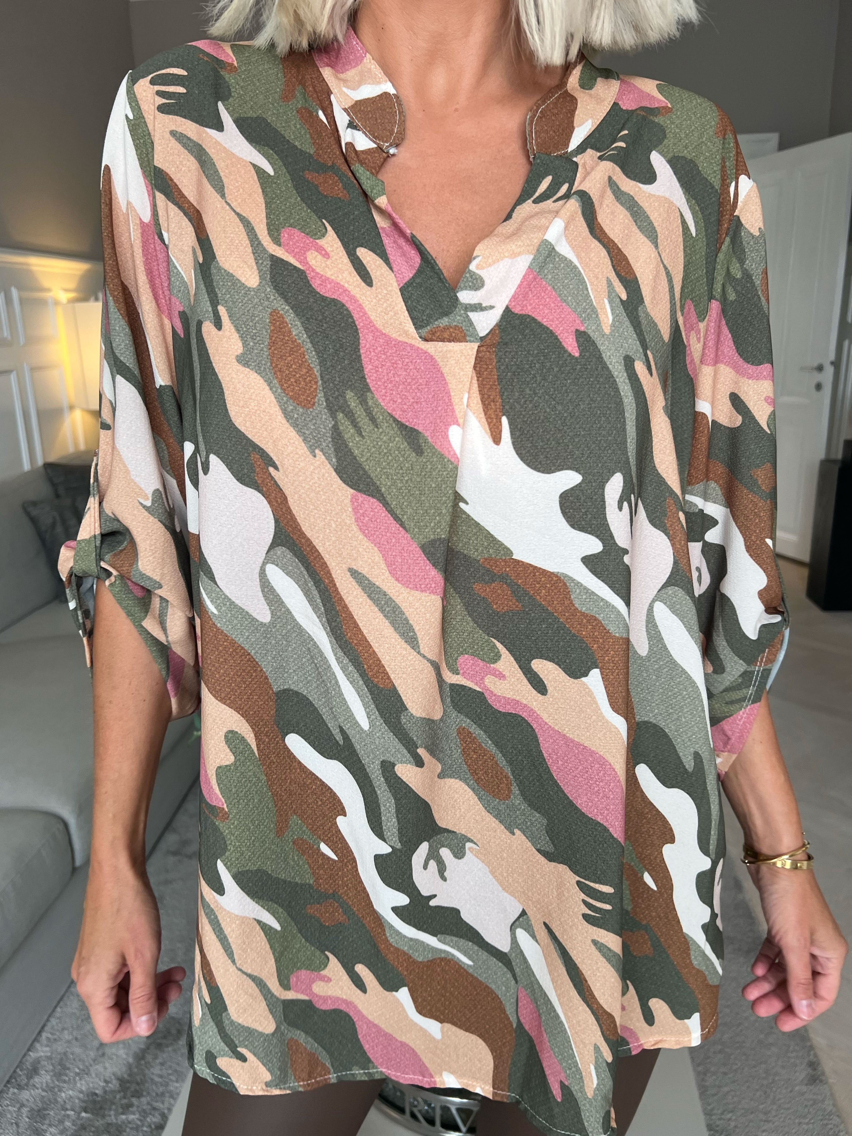 Vanesa Camo - Tunika i kamouflagemönster